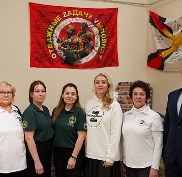 Торжественное открытие выставок «Наша сила V единстве!» и «История оружия. Оружие в истории» 